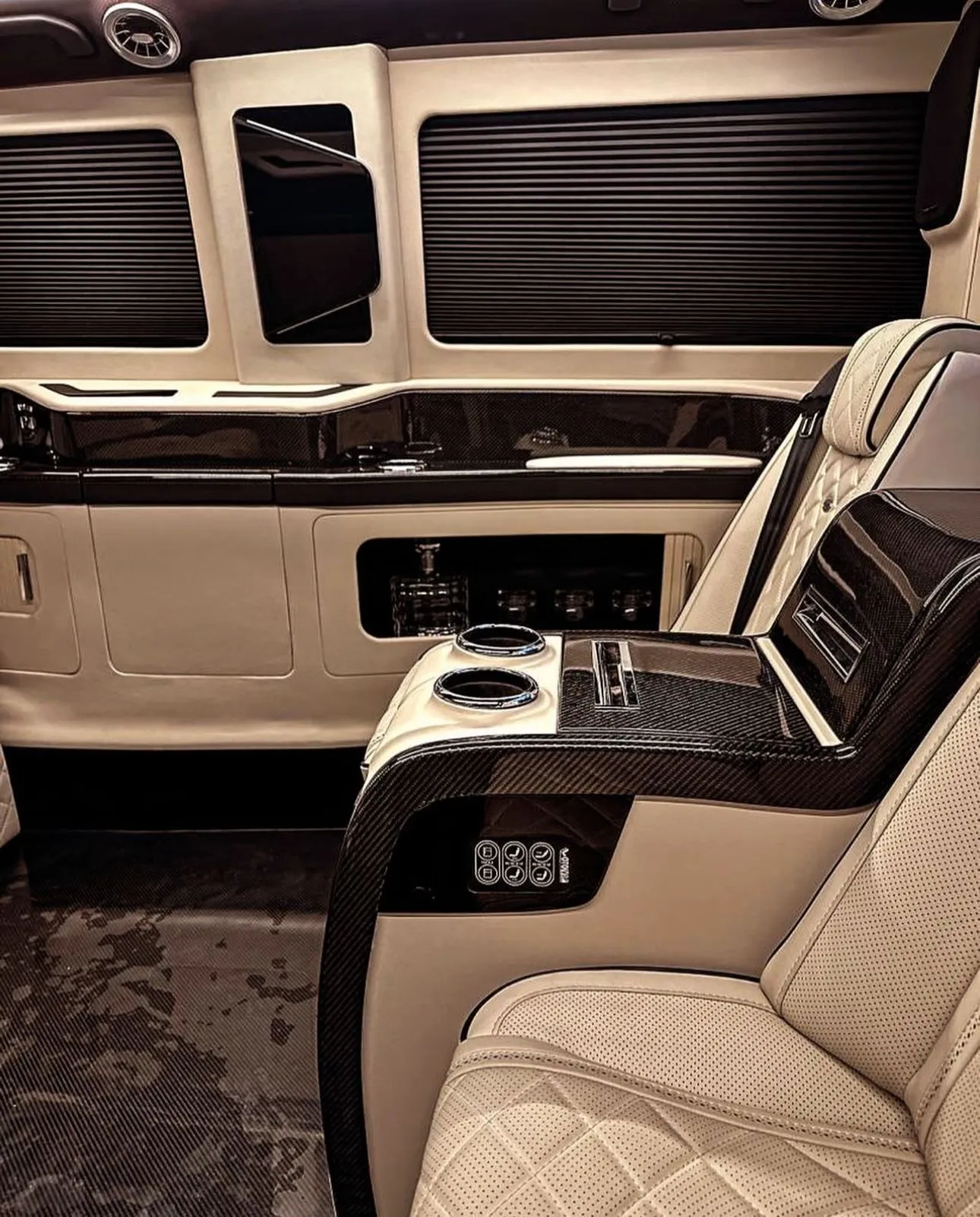 Zeus VIP Transfer vito iç mekan