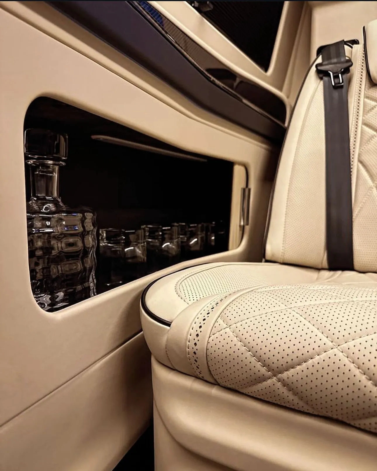Zeus VIP Transfer vito iç mekan