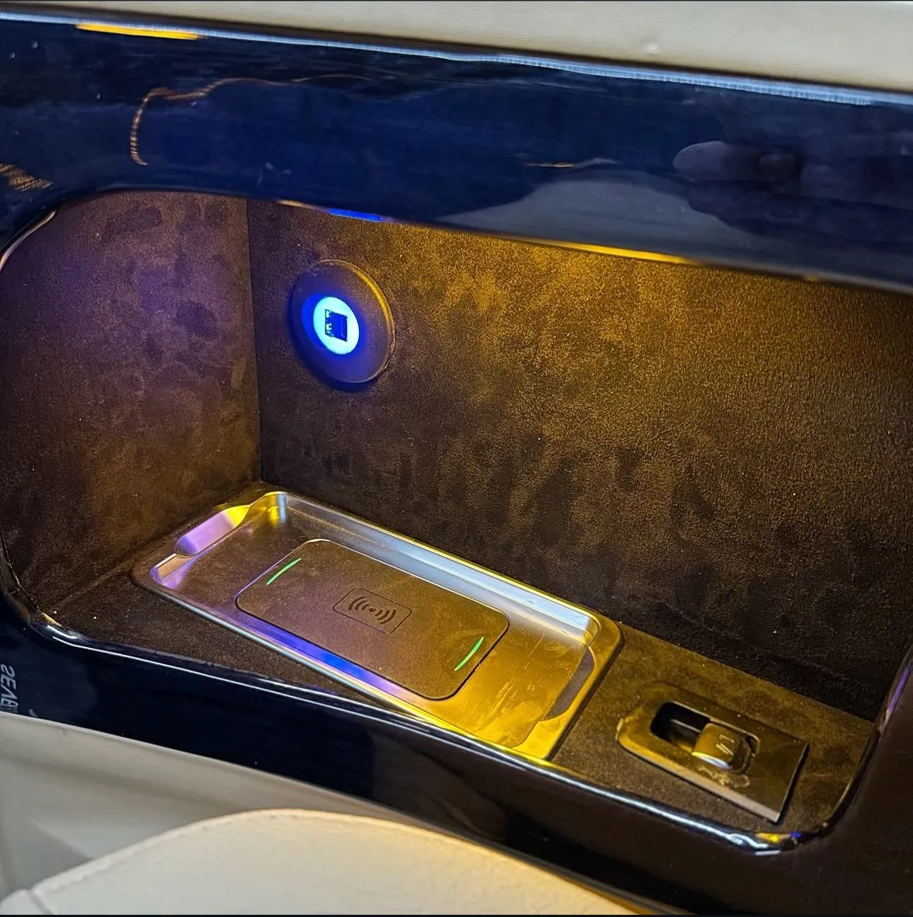 Zeus VIP Transfer vito iç mekan